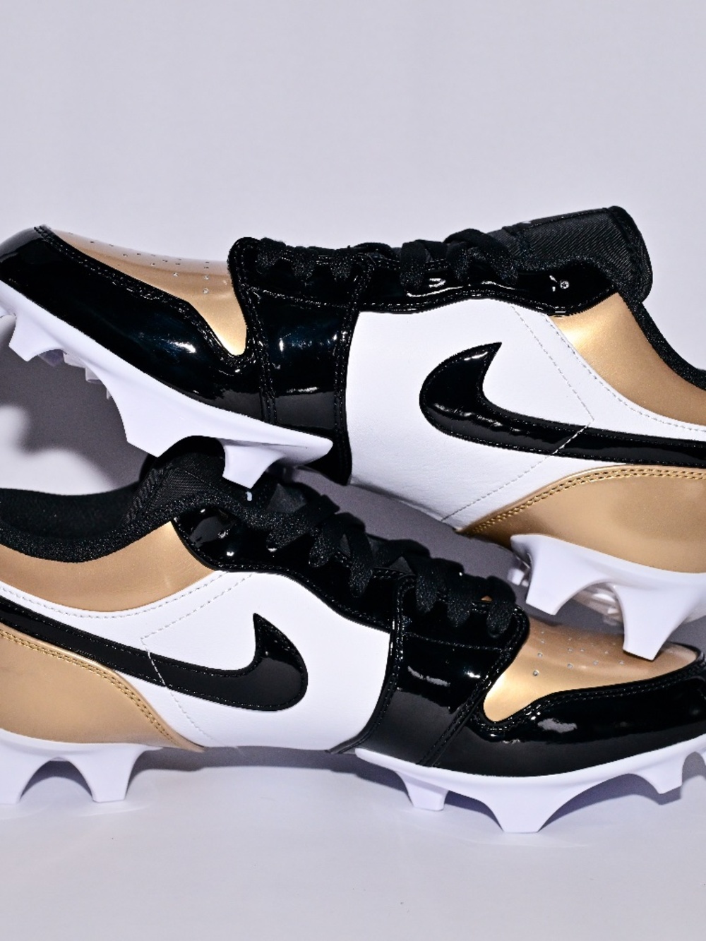 Men's Jordan 1 Low TD Football Cleat Black White Gold Size 9.5 New/Unworn